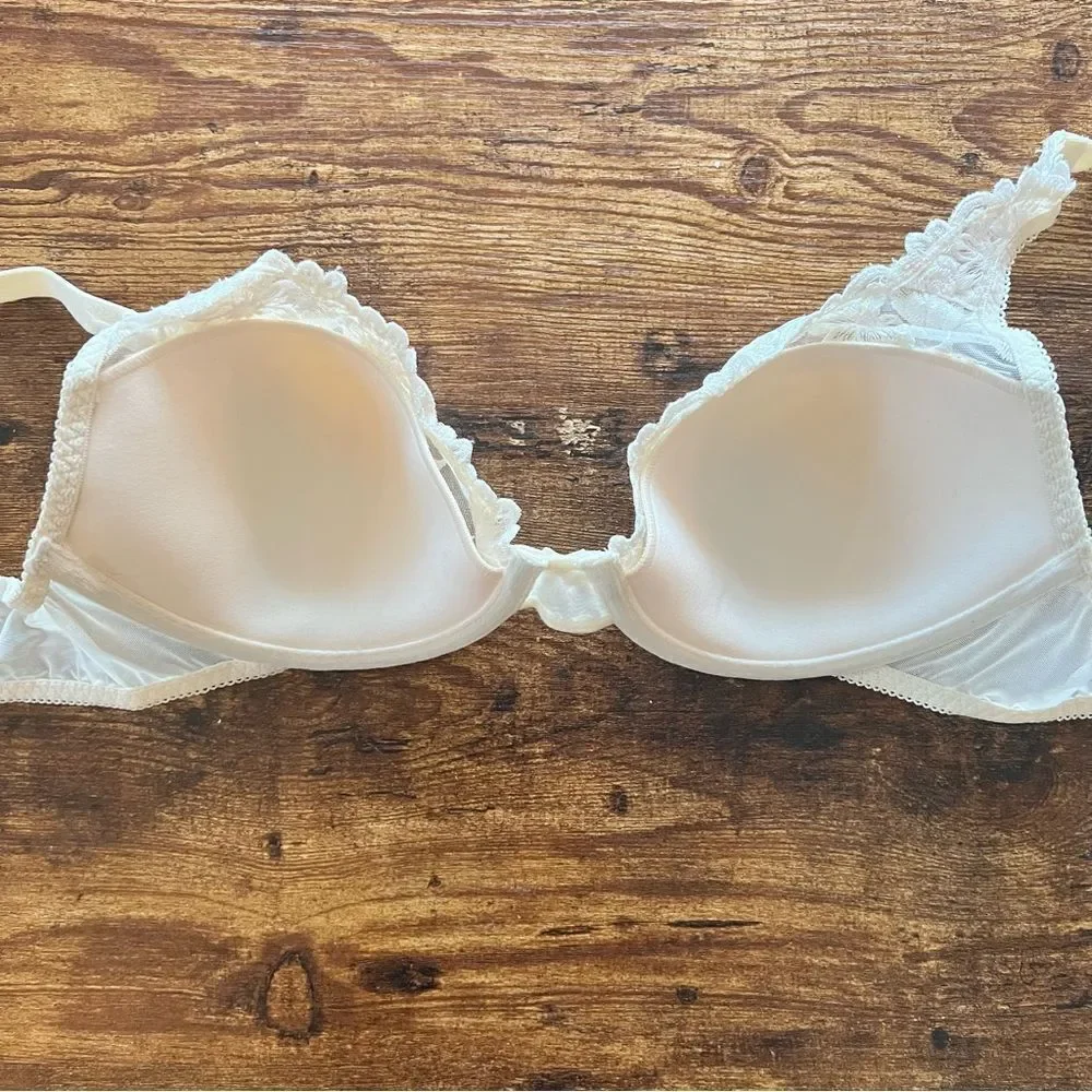 Vintage Wonderbra Cream Lace Underwire Padded Bra 36C